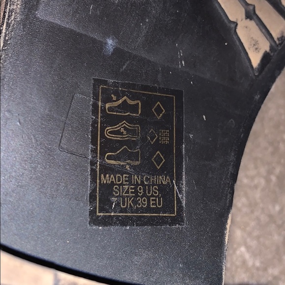 BOOTS - Picture 4 of 6